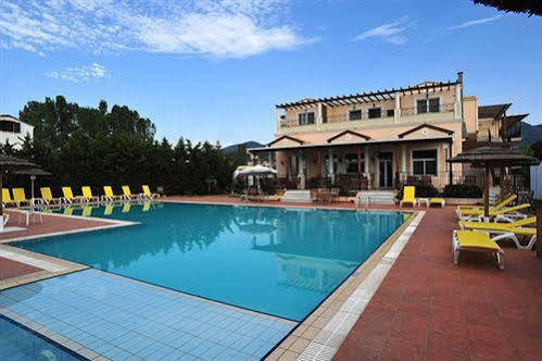 Thinalos Aparthotel Ахарави Екстериор снимка