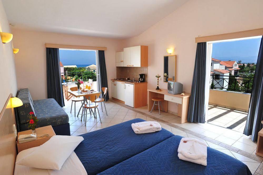 Thinalos Aparthotel Ахарави Екстериор снимка