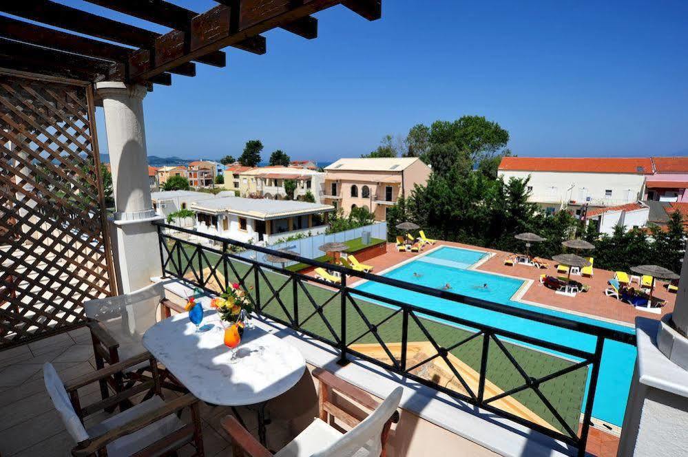 Thinalos Aparthotel Ахарави Екстериор снимка