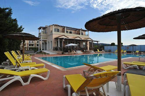 Thinalos Aparthotel Ахарави Екстериор снимка