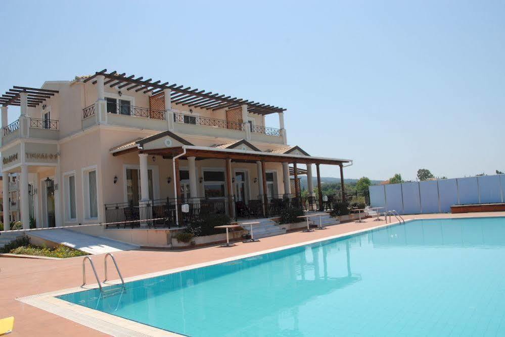 Thinalos Aparthotel Ахарави Екстериор снимка